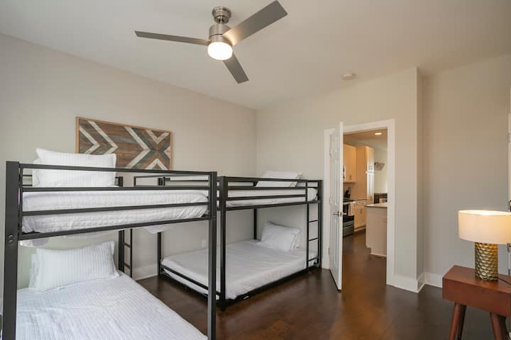 Dormitorio 3 con 2 camas completas y 2 camas de una plaza.