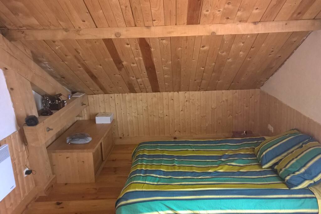 Chambre pour un couple avec tv