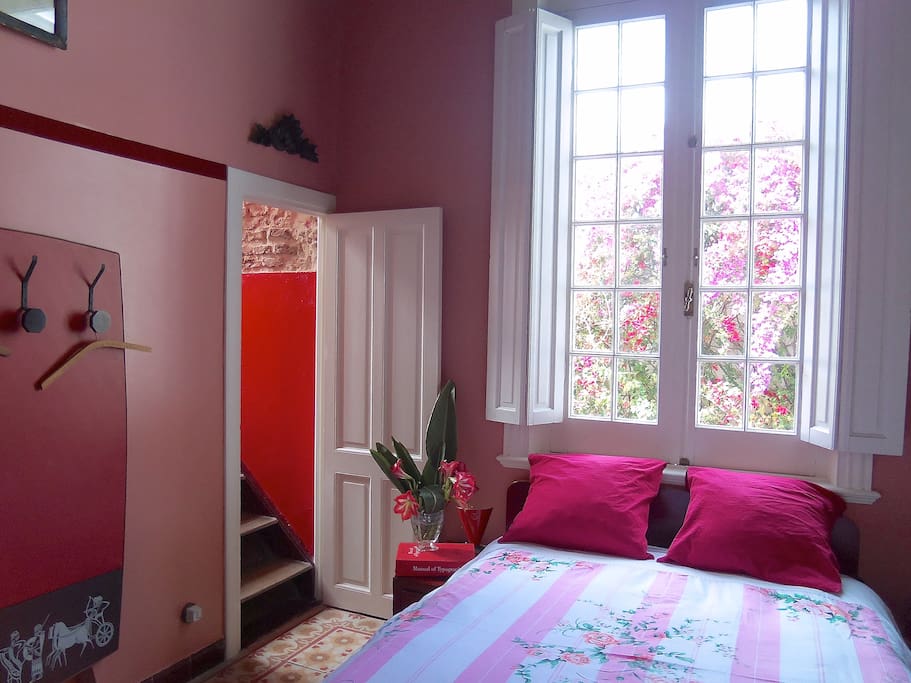 Camera da letto con accesso a terrazza privata