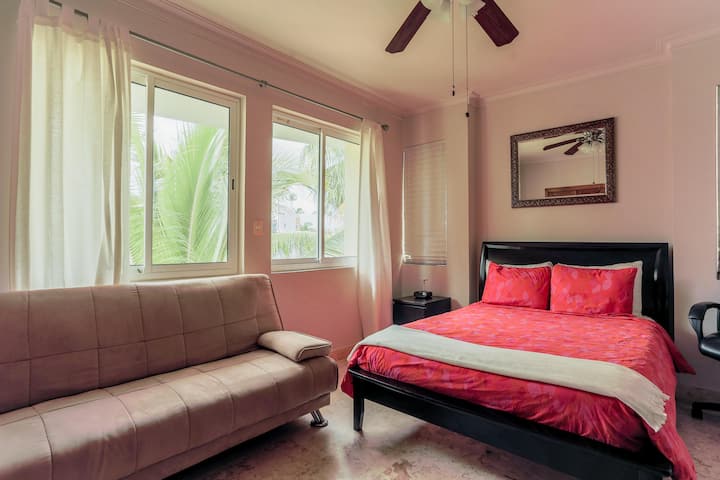 सोफ़ा बेड/फ़्यूटन यहाँ देखा जा सकता है।