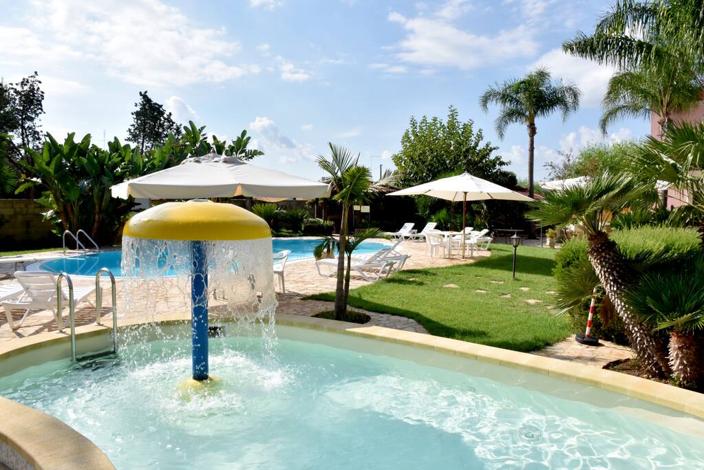 childrens pool, and adult pool