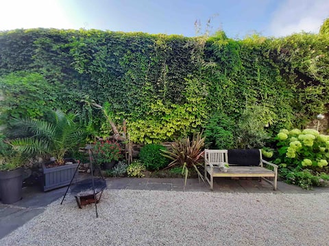 Cœur de GRANVILLE, pretty courtyard, beach, 4/5 chbres