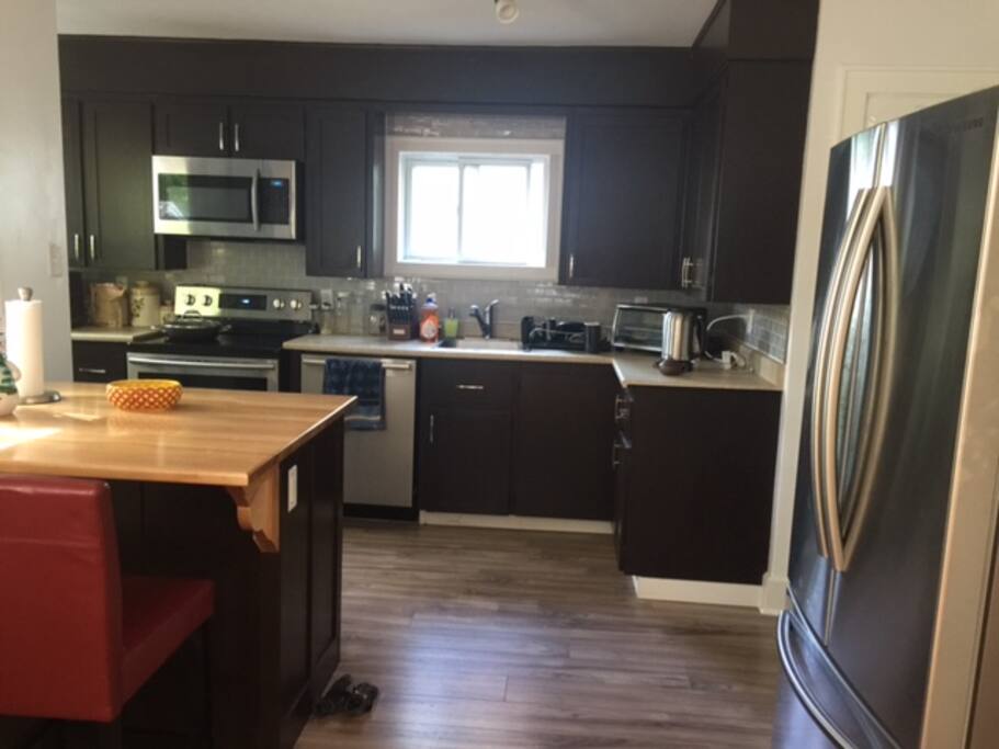 kitchen with full supplies, including dishes, pans, glasses, kettle, etc (prefer no or light cooking)