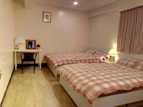 5 mins walk to Metro/Old Street/Night Market, elegant and convenient, independent studio, fully equipped, but not pets
