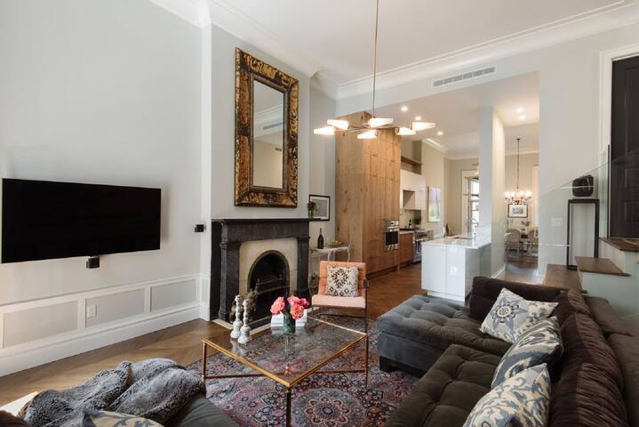 Greenwich Village Townhome with Private Garden! gallery image 2