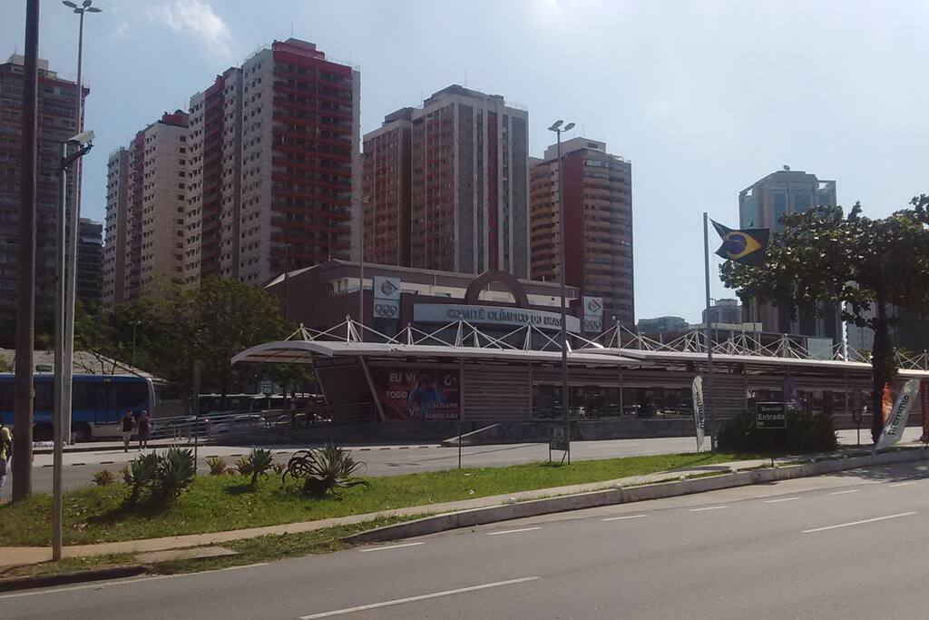 Localização: próximo à estação do BRT