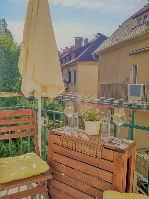 balcony - quiet inner courtyard
