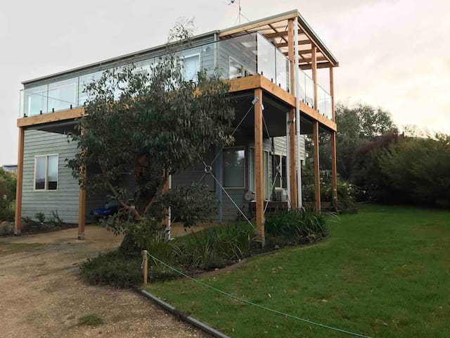 Blue Heaven Beach House Point Roadknight, Anglesea