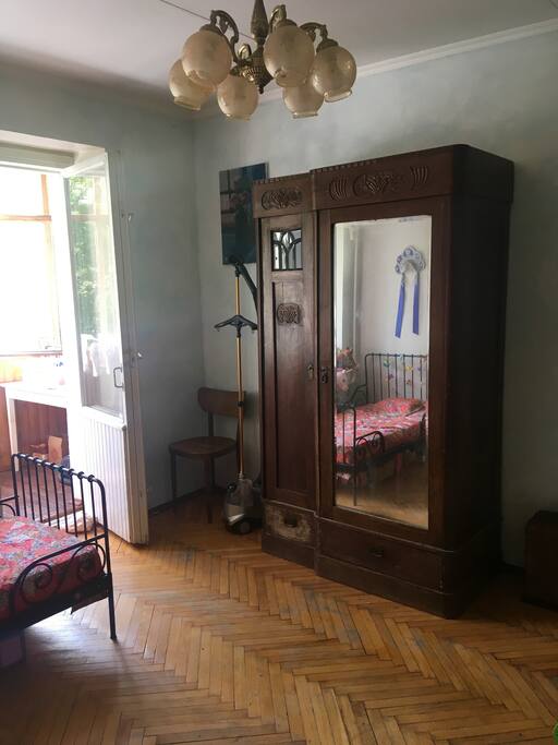 This mirror is 100 yrs old :)
