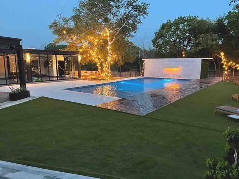 Luxury Villa
with a stay
3 minutes from Cercado Nl