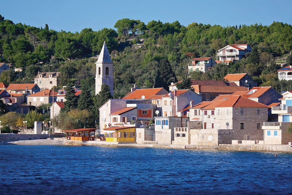PRVIC LUKA village