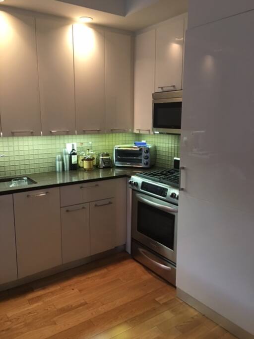 Kitchen, Washer/Dryer in Cabinet