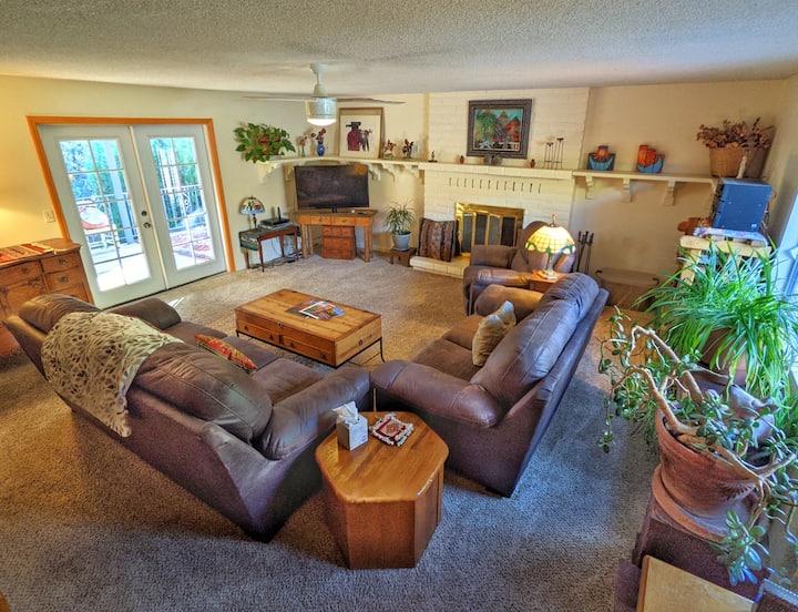 Peaceful Sedona Retreat Walk to popular trailhead! Houses for Rent in