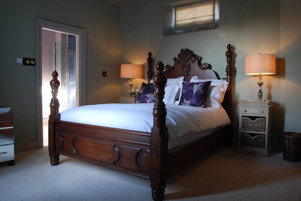 Cary Grant bedroom