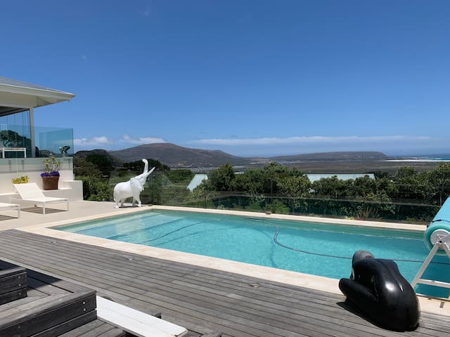 Sunset Paradise Villa gallery image 4