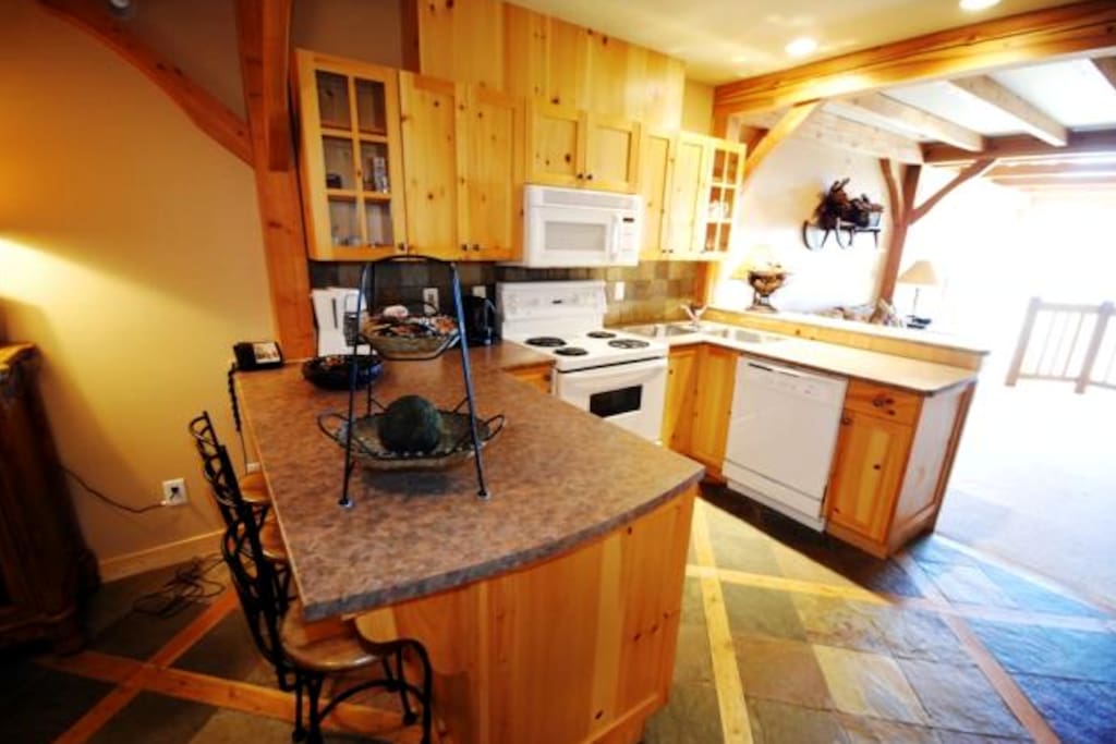 Excellent large kitchen