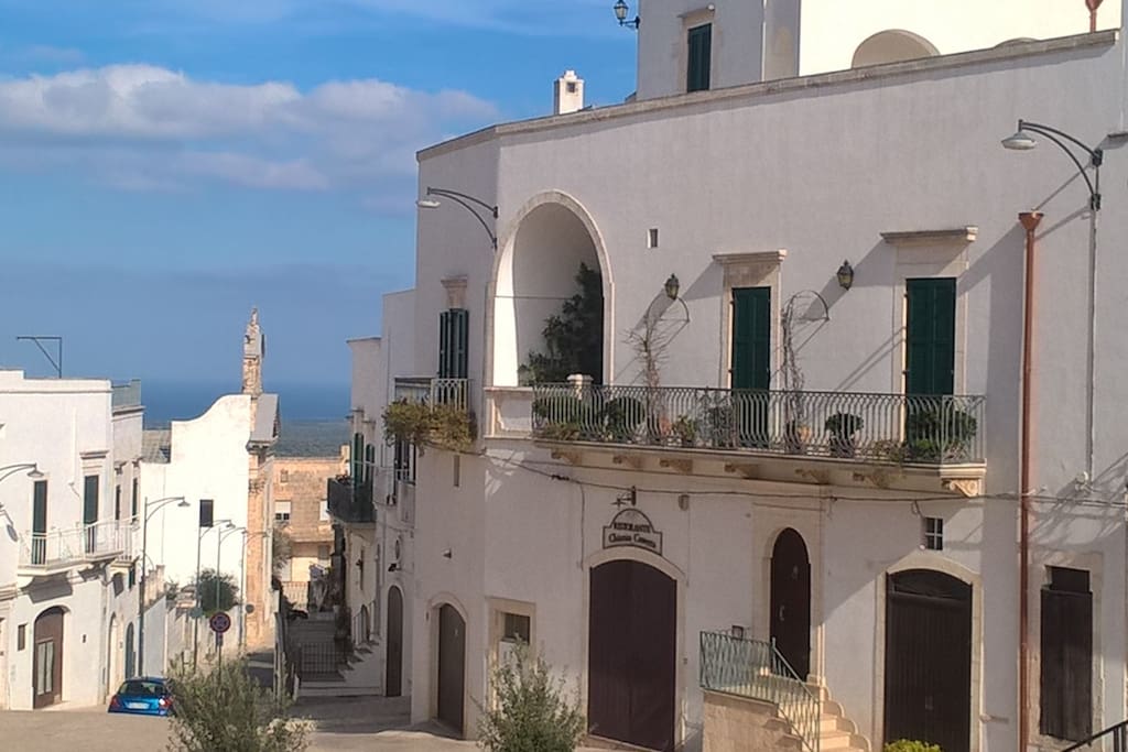 O'stuni
Piazza san Oronzo
12 min to Vle Crispi