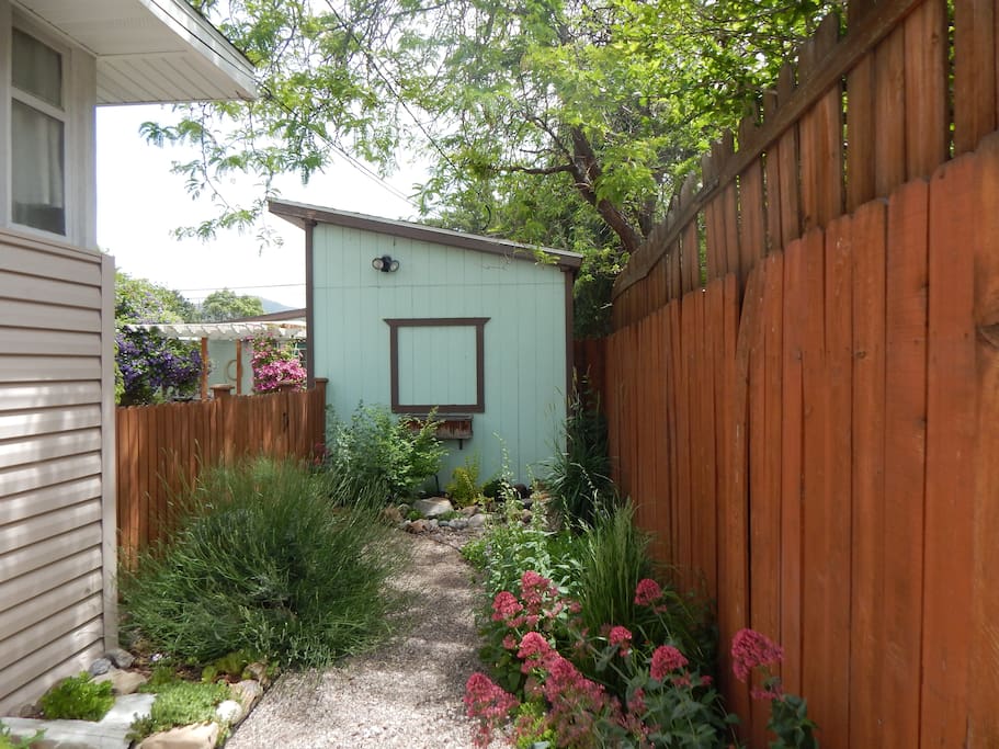 Walkway up to cottage