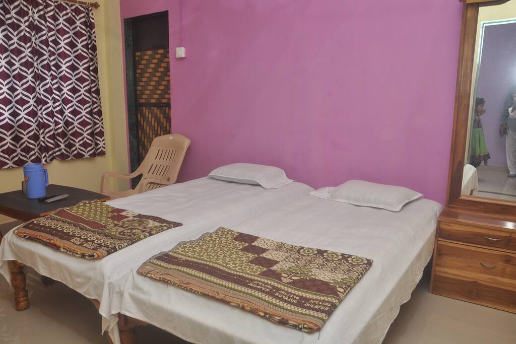 deluxe double bed non a/c