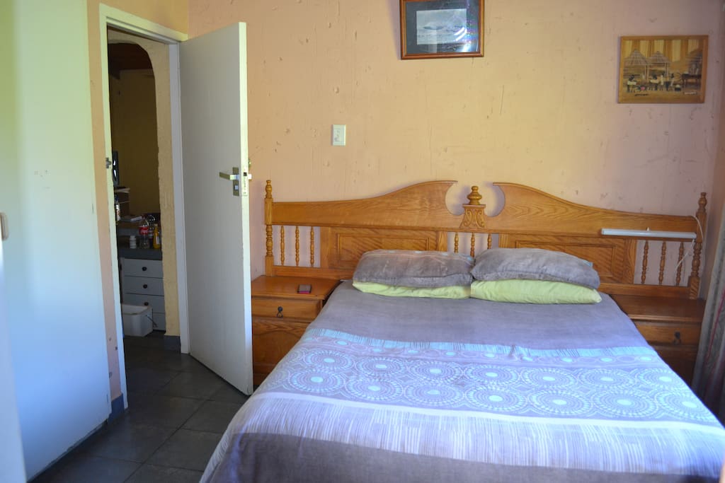 Master bedroom, en suite
