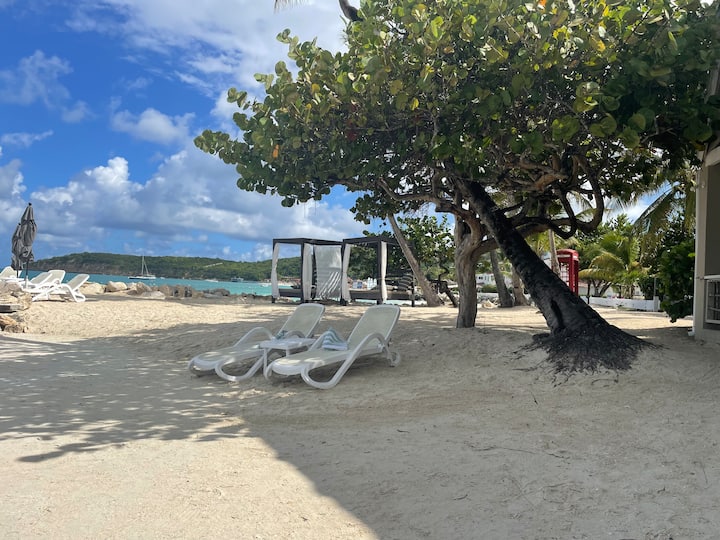 Caribbean Living Townhome 9 mins walk to beach Apartments for Rent