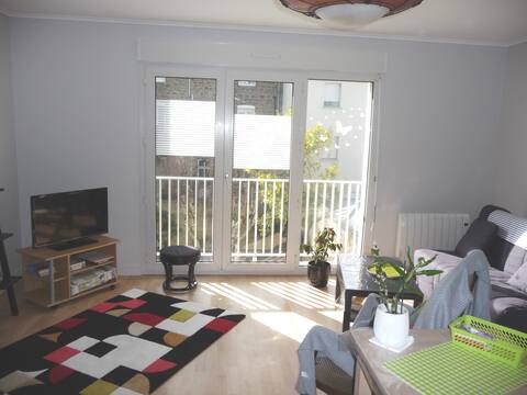 Popular Airbnb listing: Beautiful 2-room apartment 500 m from Sillon Beach, Thermal Baths in Saint Malo