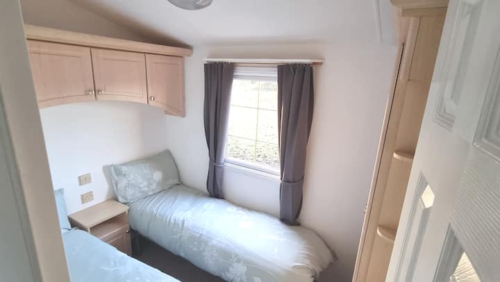 Twin bedroom
