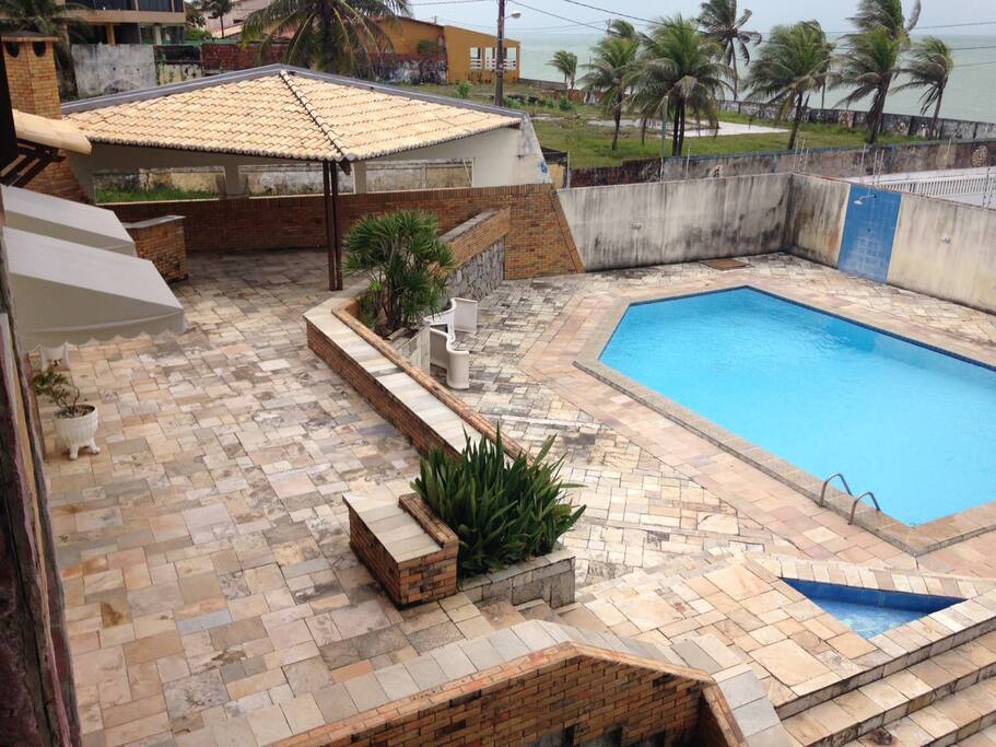 vista de cima - piscina e churrasqueira