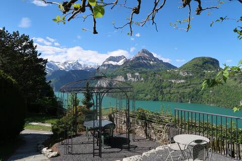 Chalet apartment just above Lake Lucerne