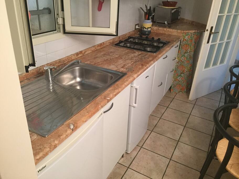 Cucina con 4 posti