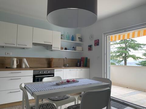 Modern holiday apartment in Jadranovo at the sea
