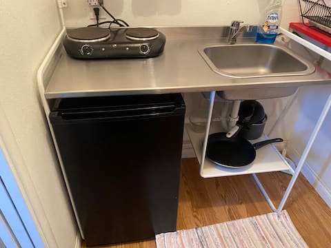 Top performing Airbnb: Garden Bungalow Near SoFi stadium, LAX & Disney in Downey