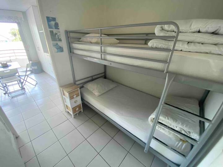 Ambienti i dhomës së gjumit