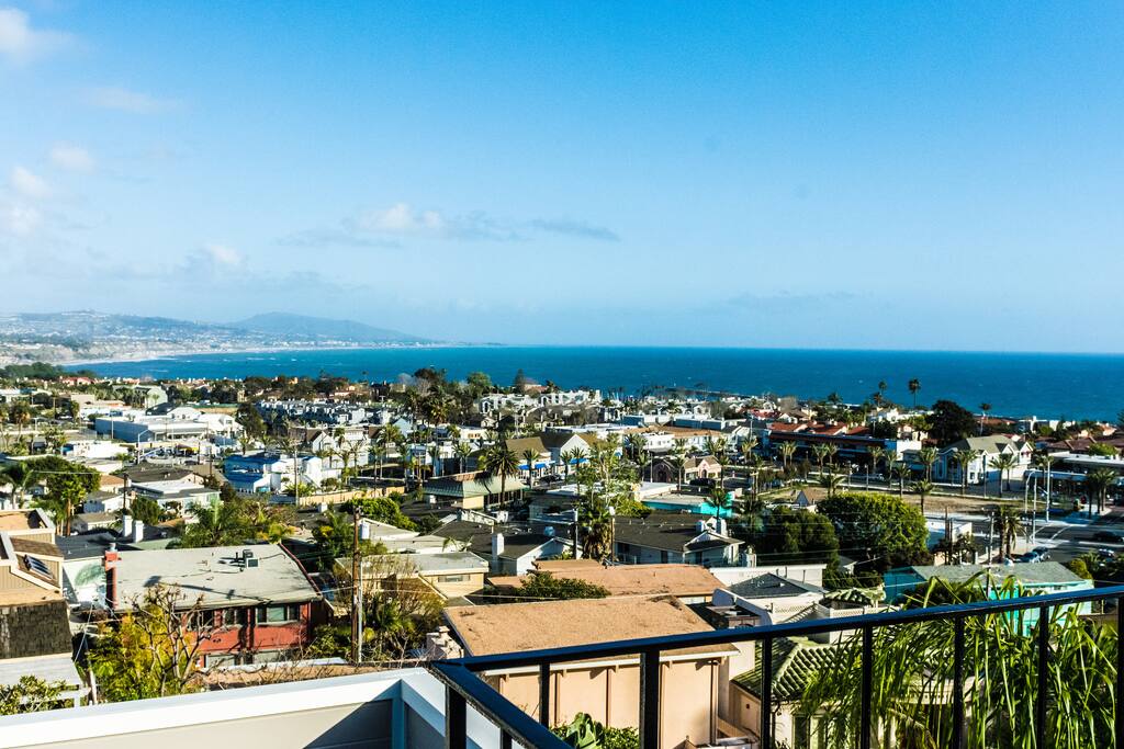 Panoramic ocean views - view from upper deck