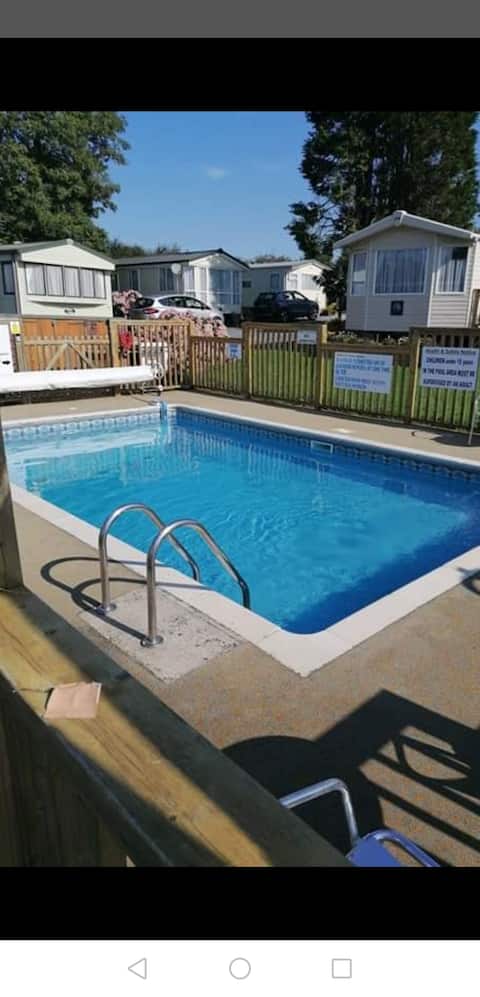 Top Airbnb: Amroth caravan 28 in Crunwere, Amroth