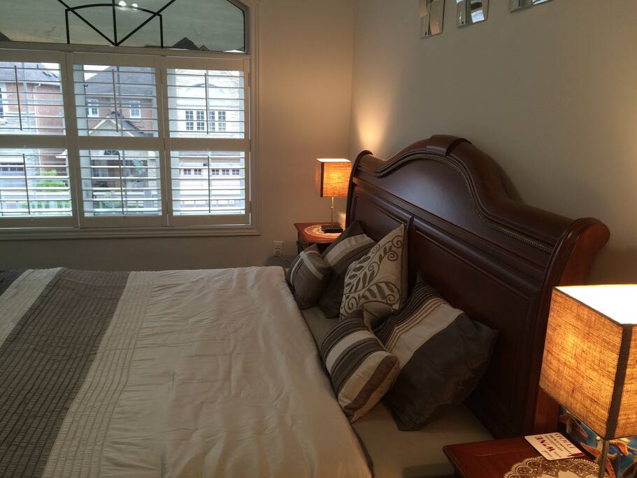 Large windows, Open road side view