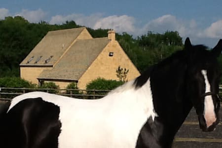 Cotswolds studio apartment with breathtaking views