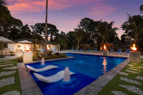 Sleeps 26! 2+Acre Luxury Estate 9 min from beach!