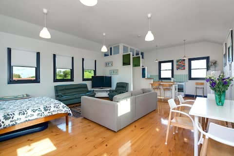 Beachside upstairs studio apartment