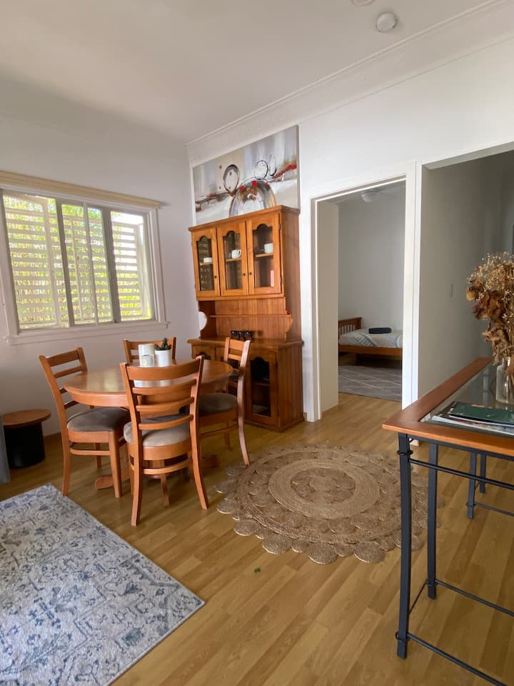 Little Single Bedroom Next To Roma Park + Free Bus - Brisbane