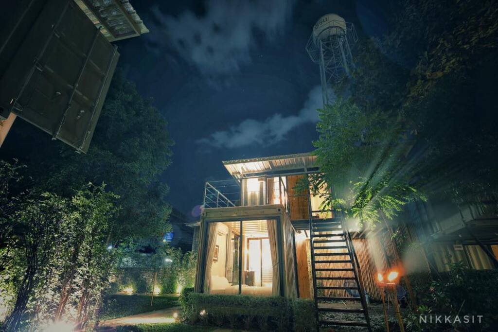 Serene BackYard Riverside Romance House (3-4)