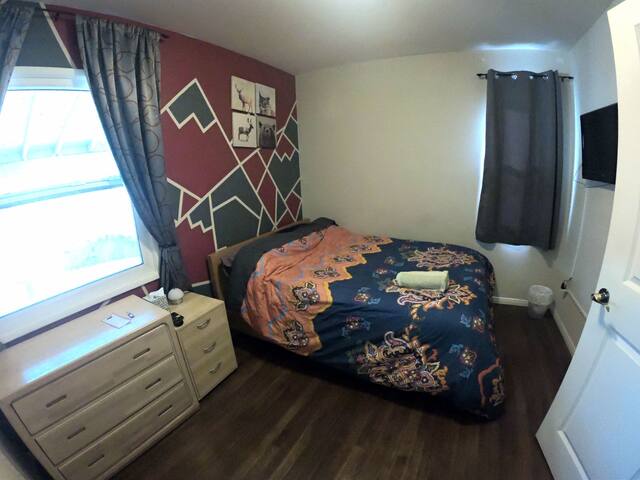 Private Cozy Bedroom 3 miles from LAX
