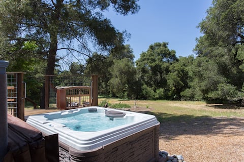 Central Coast; Meadow, Hot Tub, Polite Pets Welcom