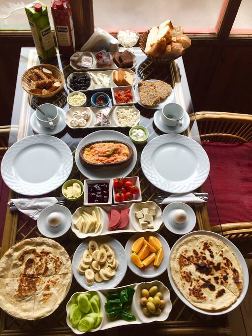 Serpme kahvaltı