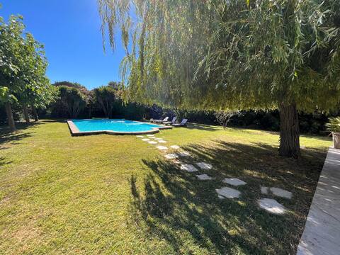 Mas of 230m² in Provence on 4000m² of garden
