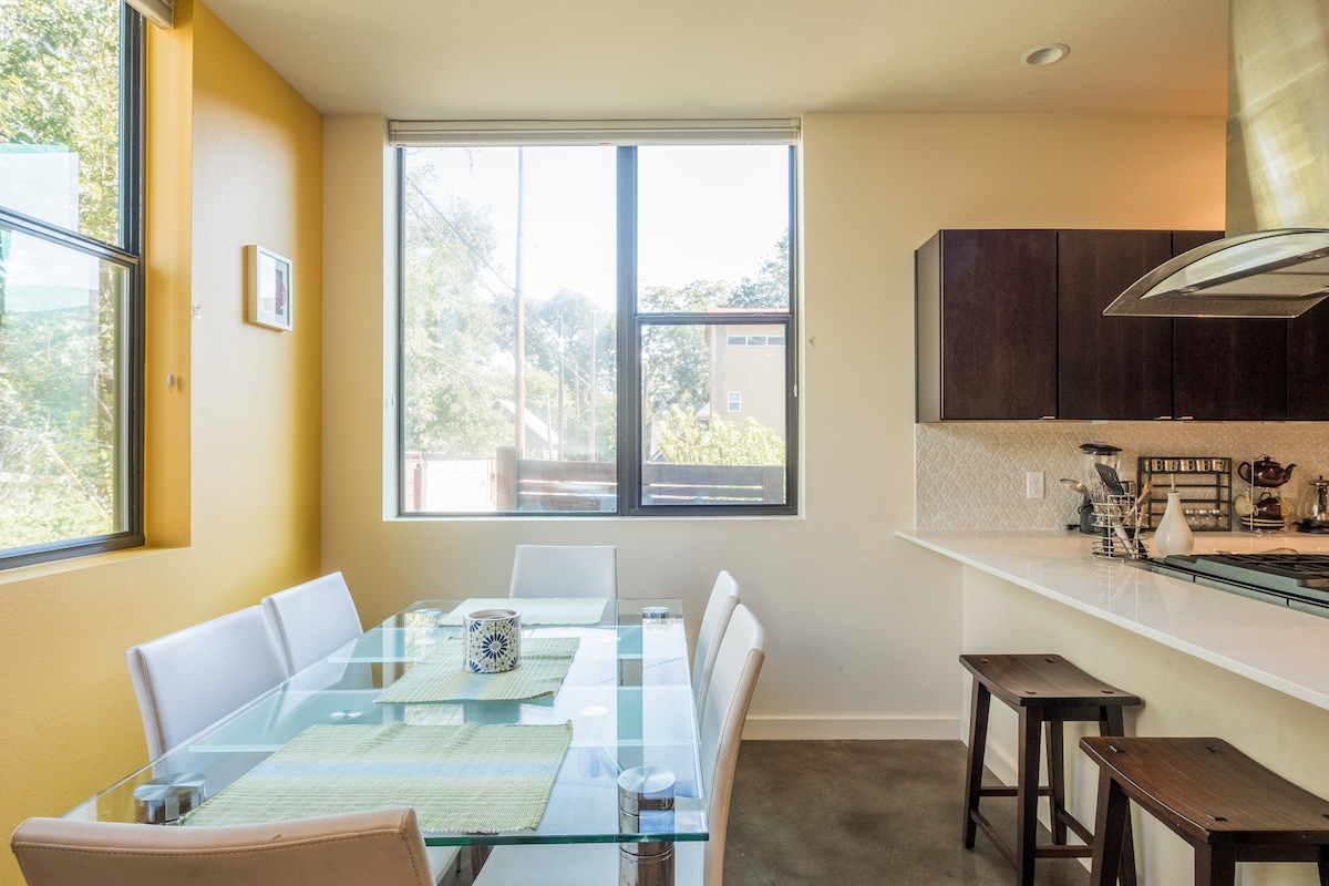 Stroll to the River from a Serene Home in Holly