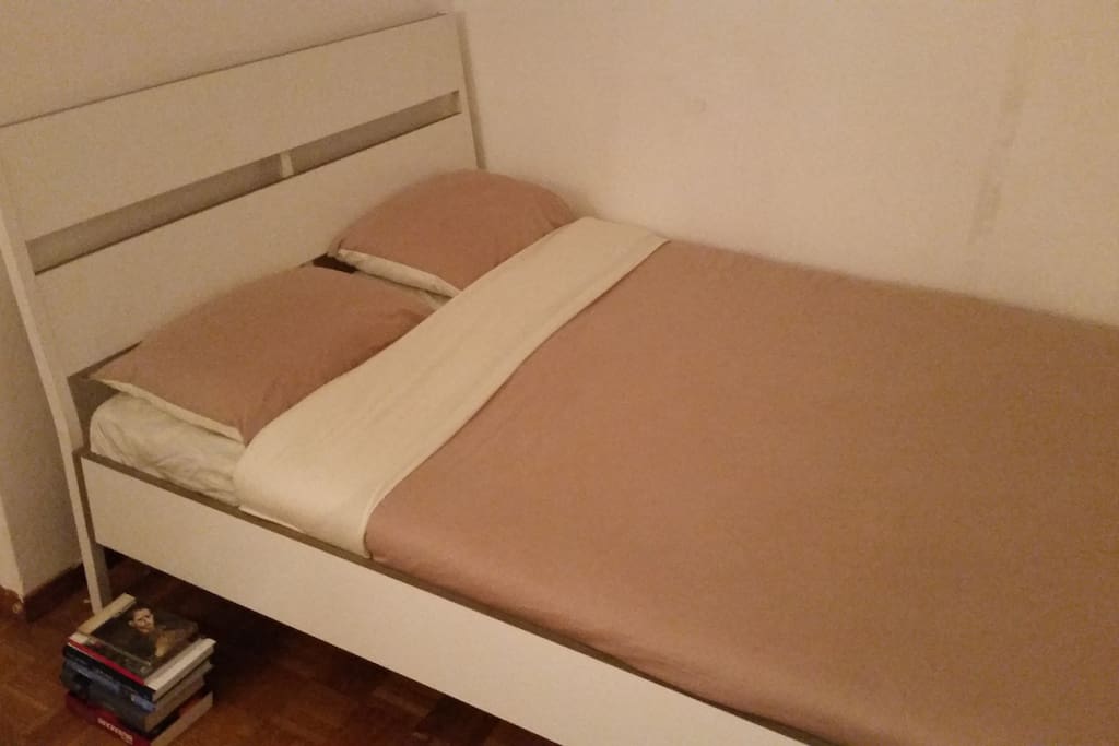 Comfortable double bed
