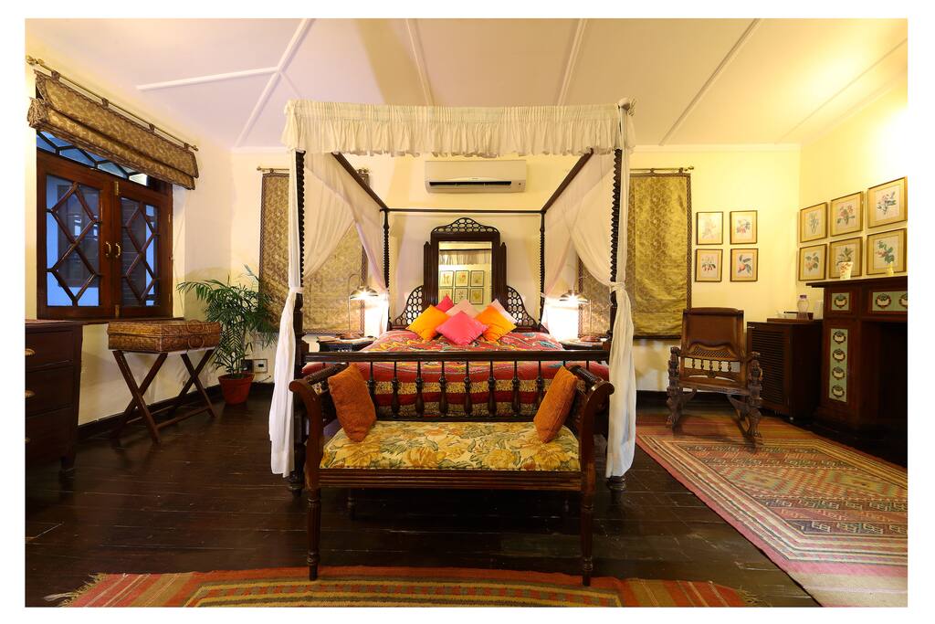 Monal room