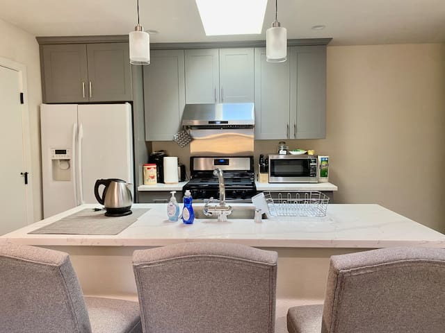 Newly remodel & convenient 4 bd/4ba @San Jose gallery image 2