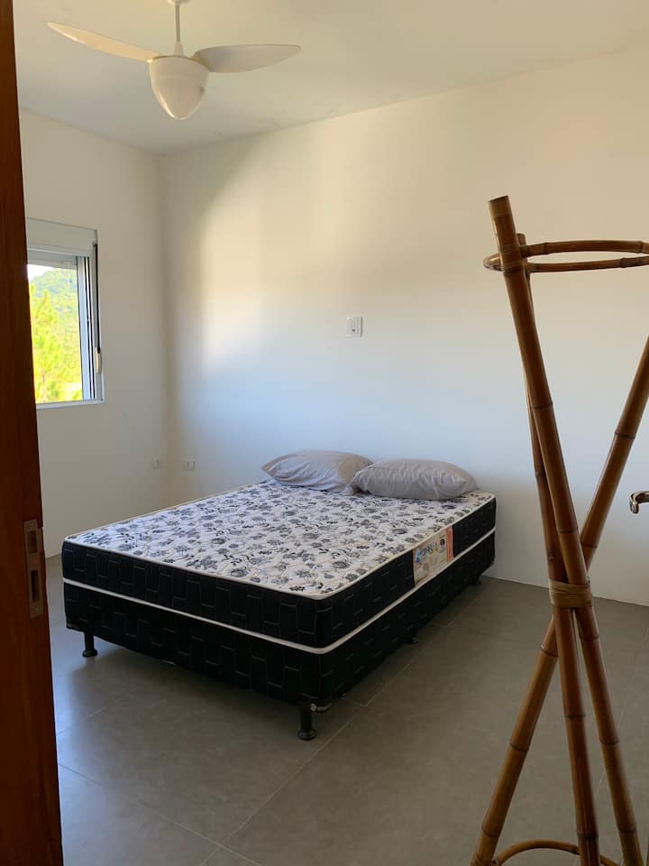 ห้องนอน 3 (ชั้น 2) มีเตียงคู่